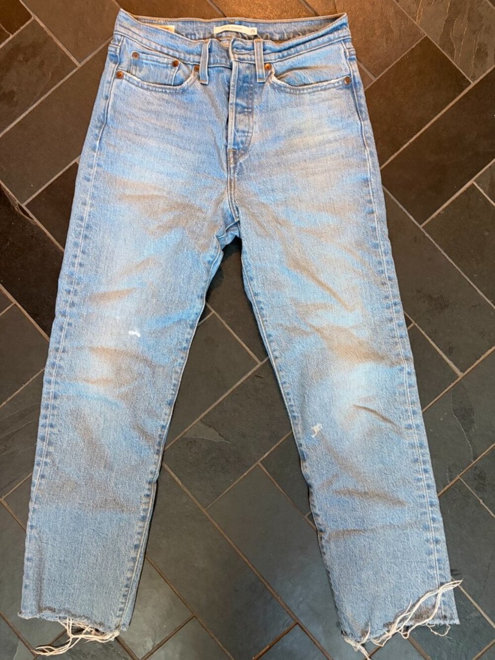 Levis Premium Wedgie Straight Jeans Light Wash Chewed Hem Size 25